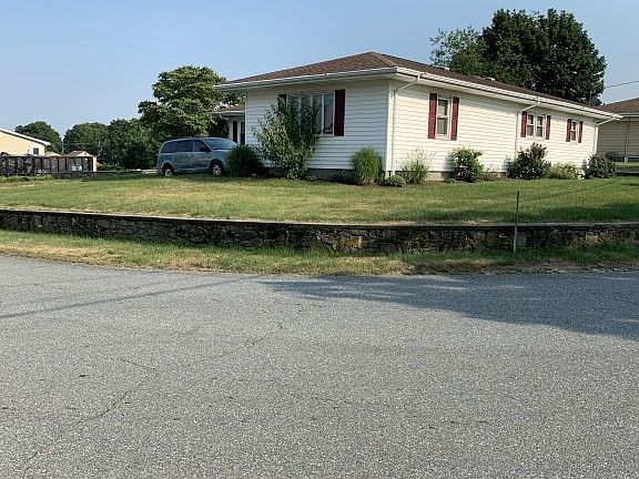 4th image of 156 Eastview Ave