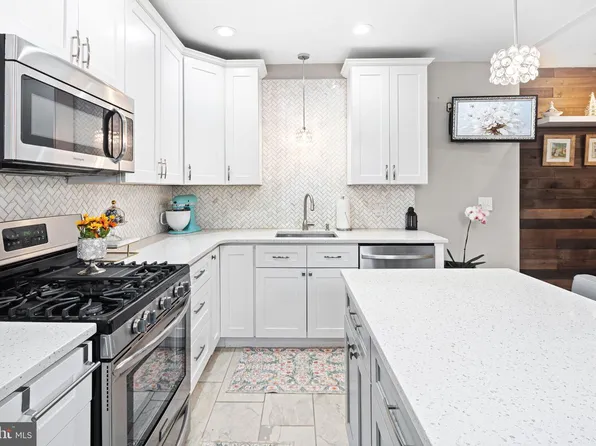 1721 Johnston St, Philadelphia, PA 19145