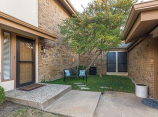 2 Park Ln, Bedford, TX 76021
