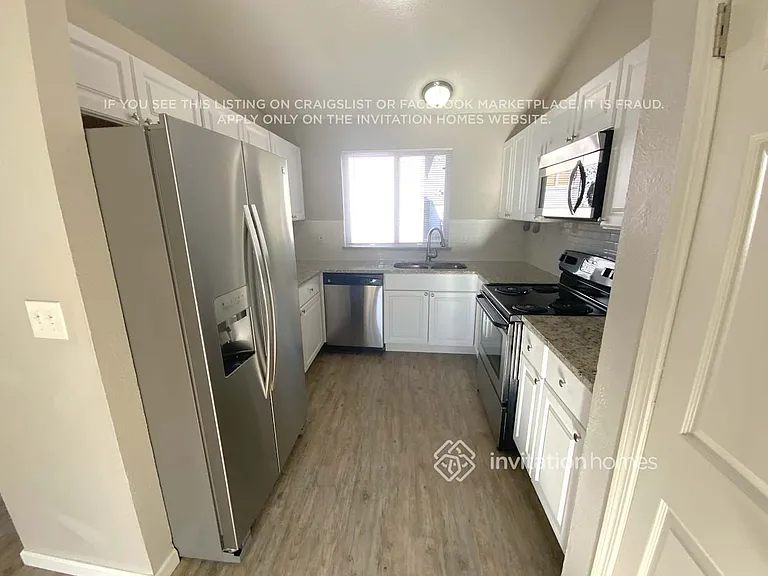 16955 E Temple Pl — Photo 3