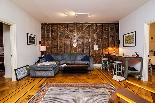 Rented by Nooklyn NYC LLC | media 23