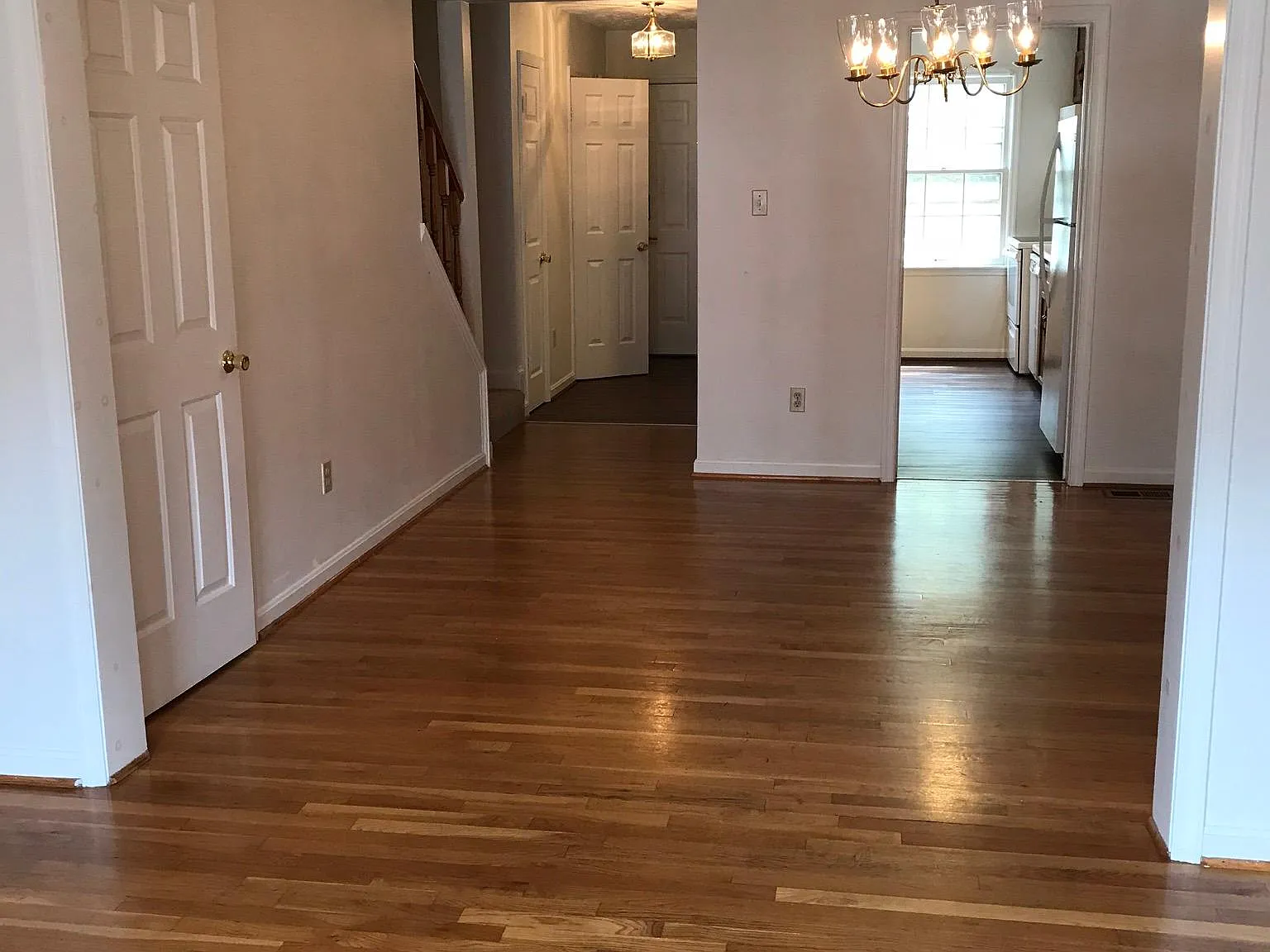 612 N Oxford St — Photo 2