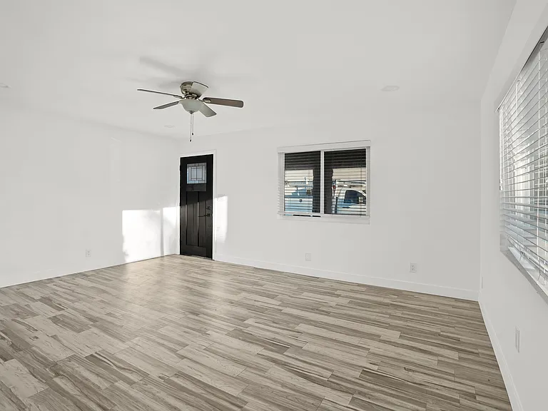 813 S Parton St — Photo 4