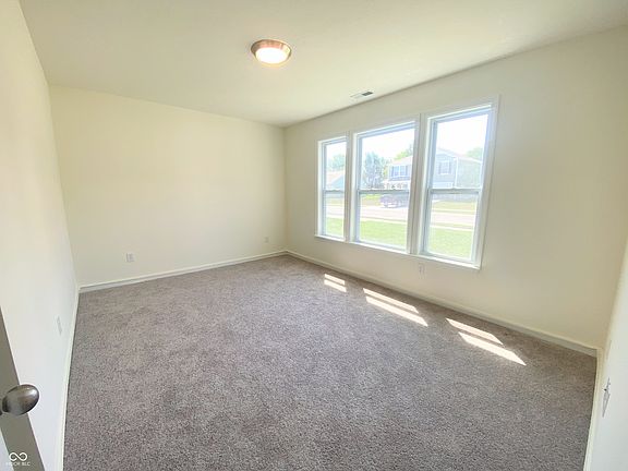 5th image of 2017 Sandhill Dr