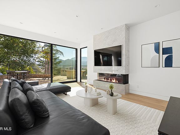 5th image of 1008 Paseo Santa Monica