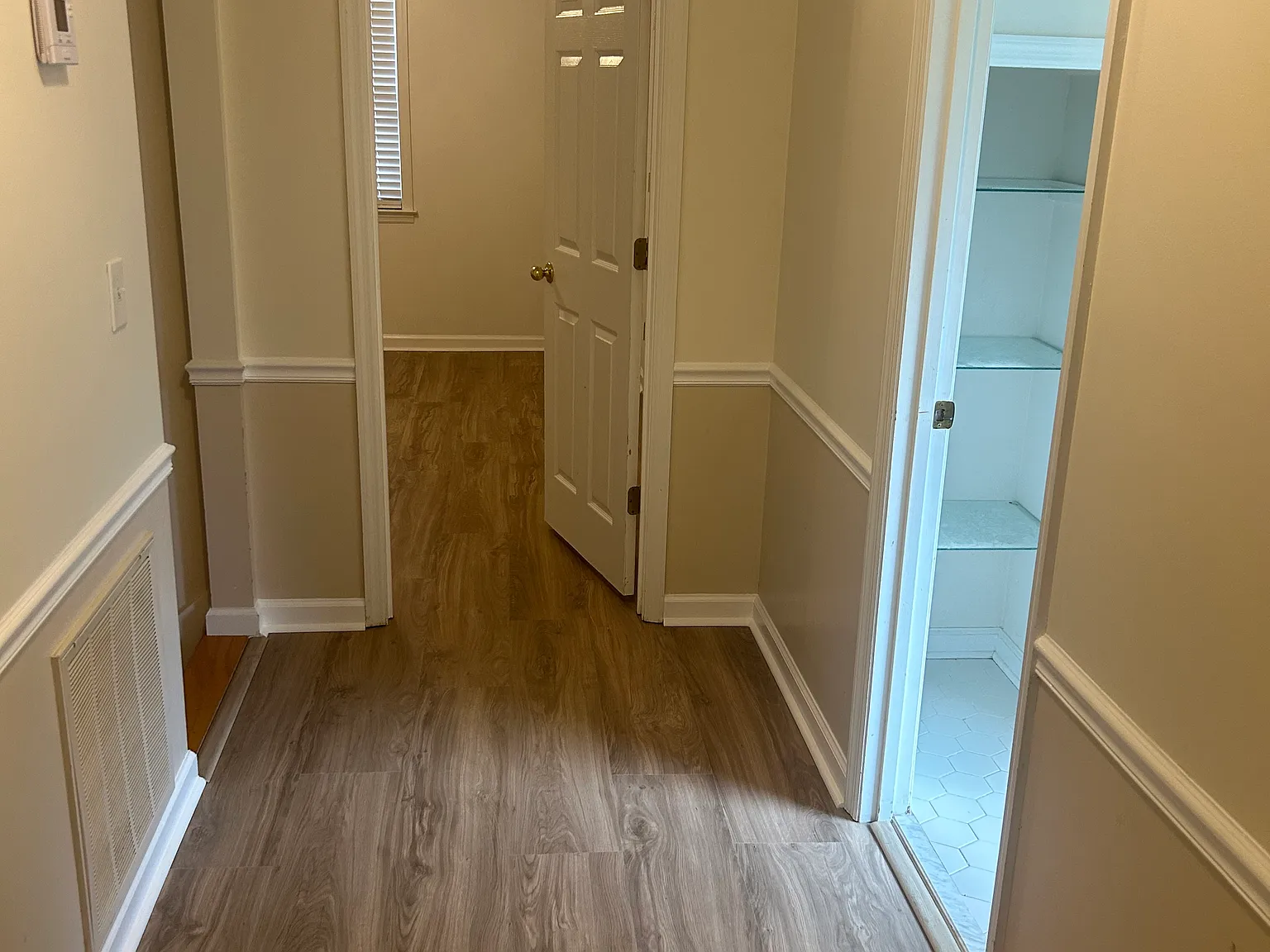 5 bed, 1982 sqft, $2,700 — Photo 2