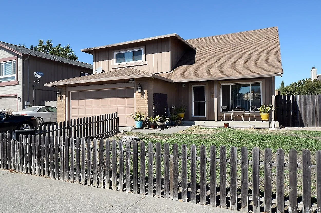 1102 Canary Dr photo 1