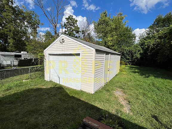 4th image of 824 Lilac Ave
