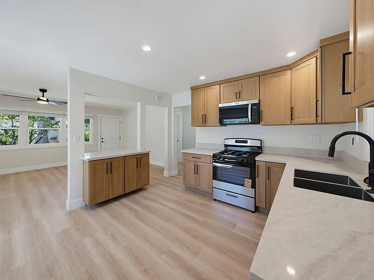 1929 Anaheim Ave — Photo 19