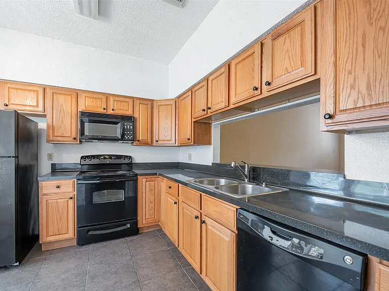 12400 Brookglade Cir #15 — Photo 15