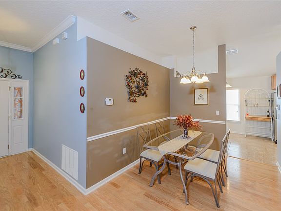 3rd image of 227 Pine Arbor Cir