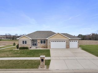 601 Rimrock Rd, Janesville, WI 53548