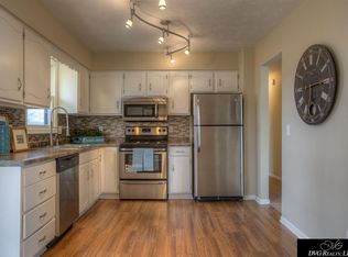 9324 Maplewood Blvd, Omaha, NE 68134