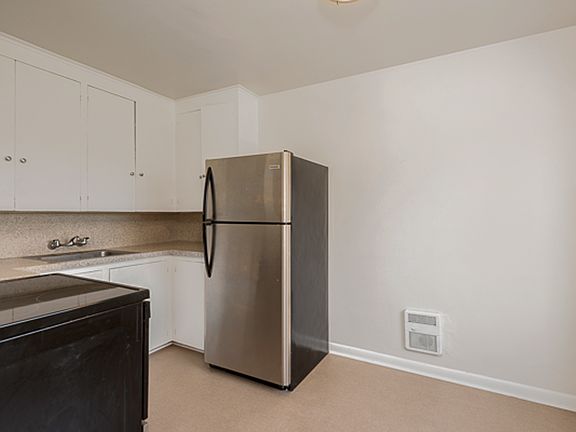 5th image of 1809-1815 5th Ave N #1