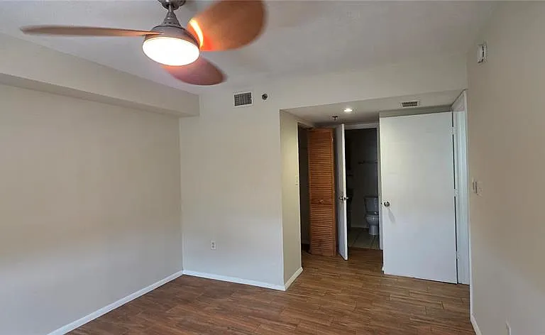 701 S Madison Ave #407 — Photo 8