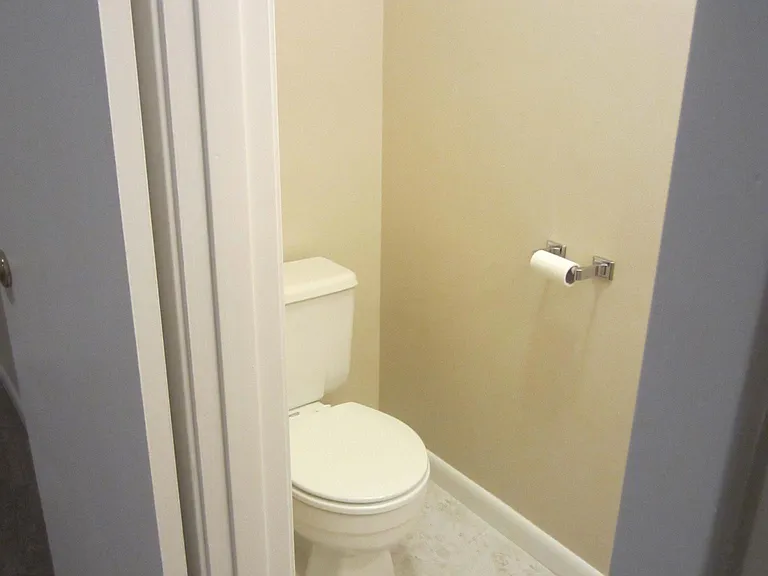 4210 N Center St — Photo 16