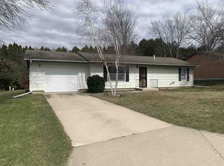 208 Highland Dr, Decorah, IA 52101