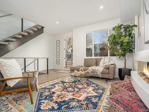 3rd image of 2442 Glenarm Pl