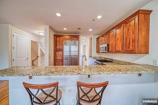 27 Harrington Ct #27 — Photo 8
