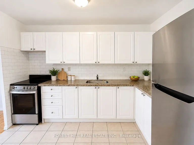 165 Barrington Ave #101 — Photo 3