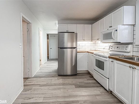 5th image of 183 Dunlop St W