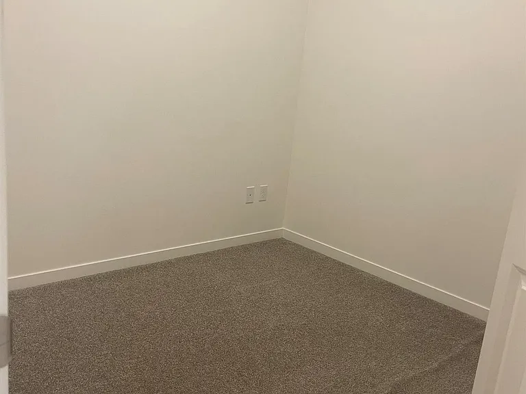 207-30 Mahogany Mews SE #207 — Photo 6