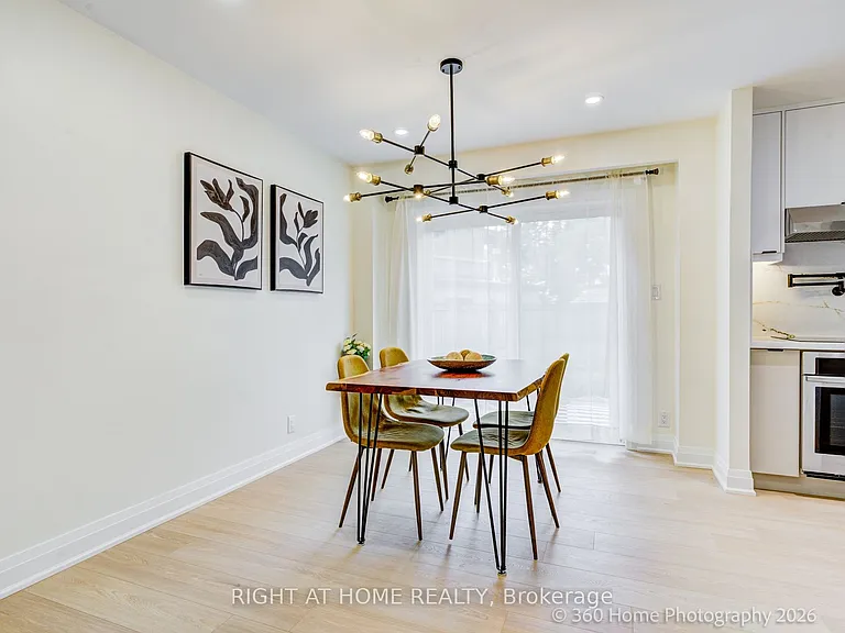 22 Gleneagle Cres — Photo 4