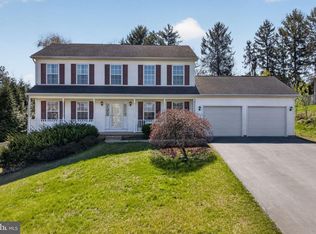 212 Sunset Cir, Red Lion, PA