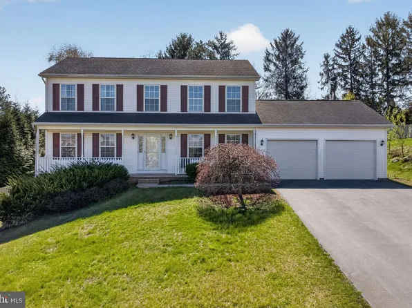 212 Sunset Cir, Red Lion, PA 17356
