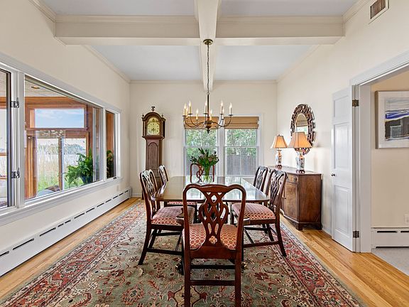 5th image of 39 Andrews Ave