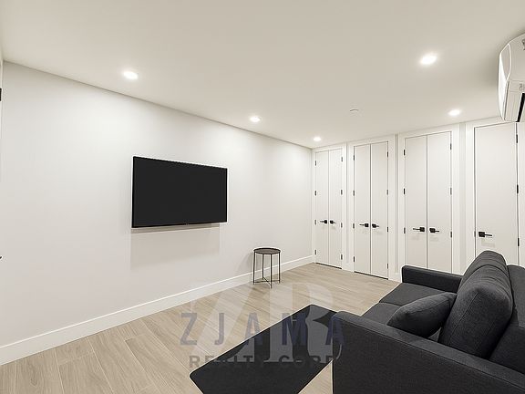 4th image of 727 De Kalb Ave #1B
