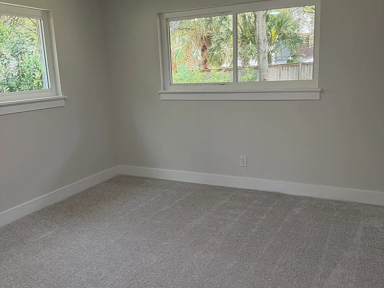 300 Oak Tree Ln — Photo 17