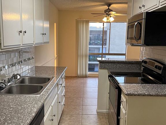 4th image of 1306 N Columbus Ave #216