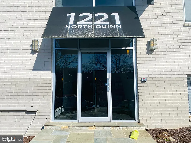 1221 N Quinn St #1 — Photo 4