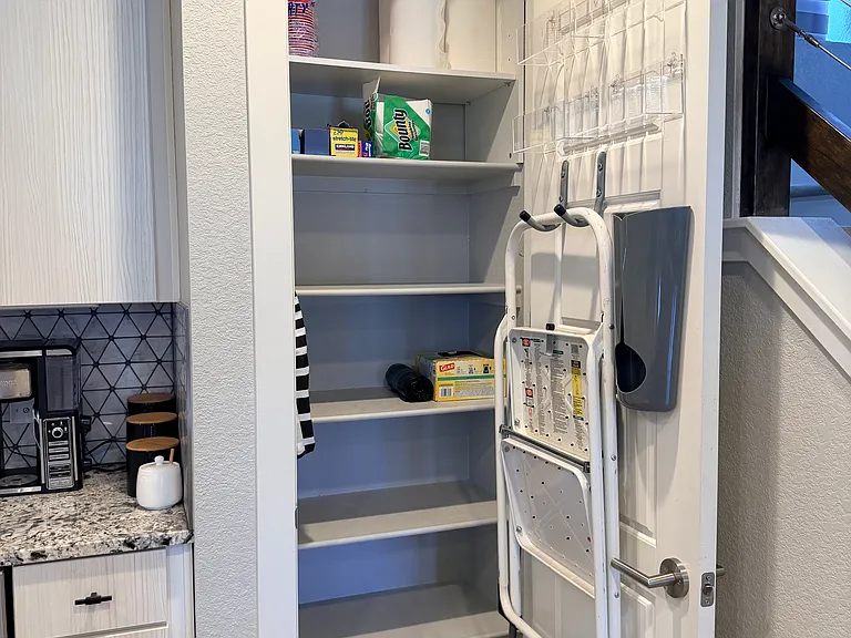 Kitchen Pantry