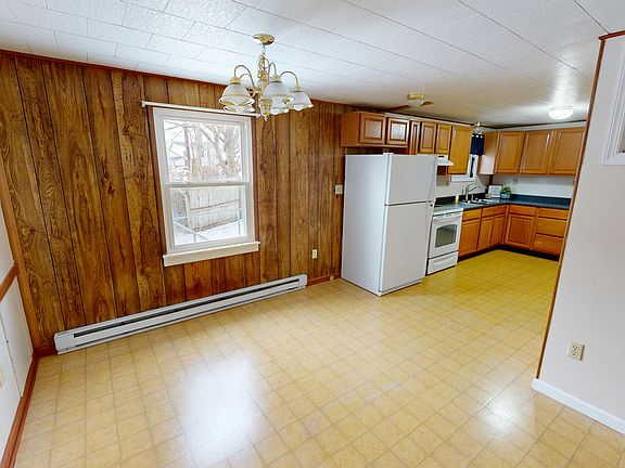 5th image of 204 Race St