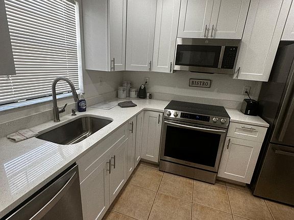 2nd image of 130 Boundary Blvd APT B