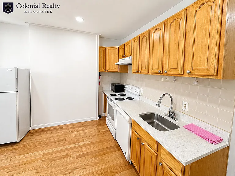 74 Tyler St #C — Photo 6