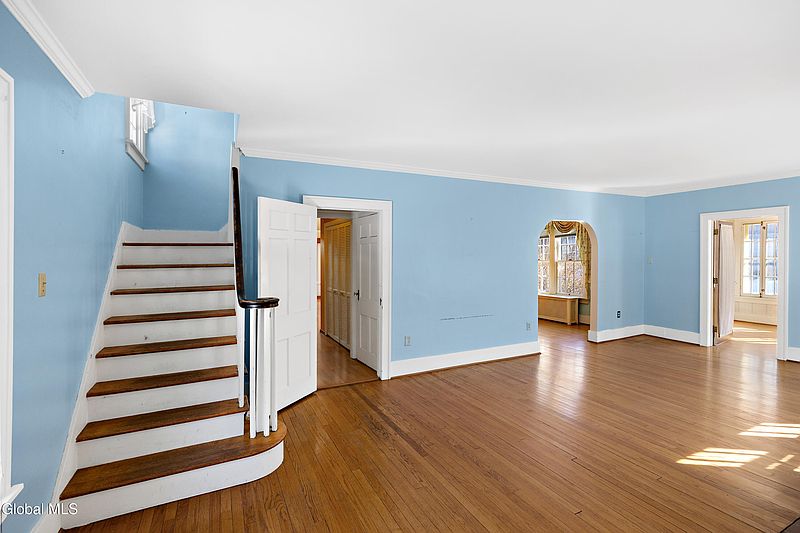 3rd image of 2171 Grand Boulevard