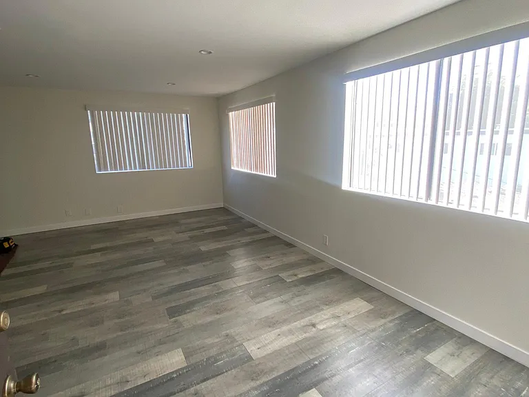 2310 Montrose Ave #3 — Photo 2