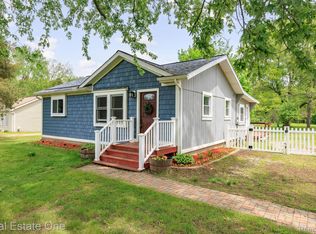 845 Sebek St, Oxford, MI 48371