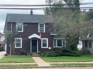 82 Fairview Ave, Oceanside, NY 11572