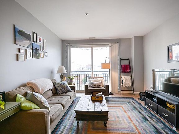 5th image of 38 Maryland Ave Unit 504