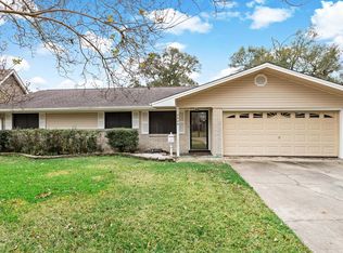 1003 Mimosa Dr, Nederland, TX 77627