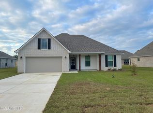 11497 Memphis Cir, Ocean Springs, MS 39564
