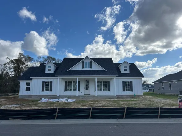 338 Barry Fld, Hahira, GA 31632