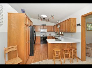 11384 71st Pl N, Maple Grove, MN 55369