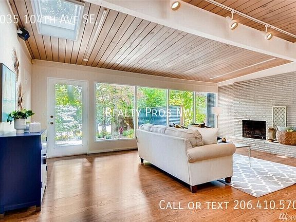 4th image of 1035 104th Ave SE