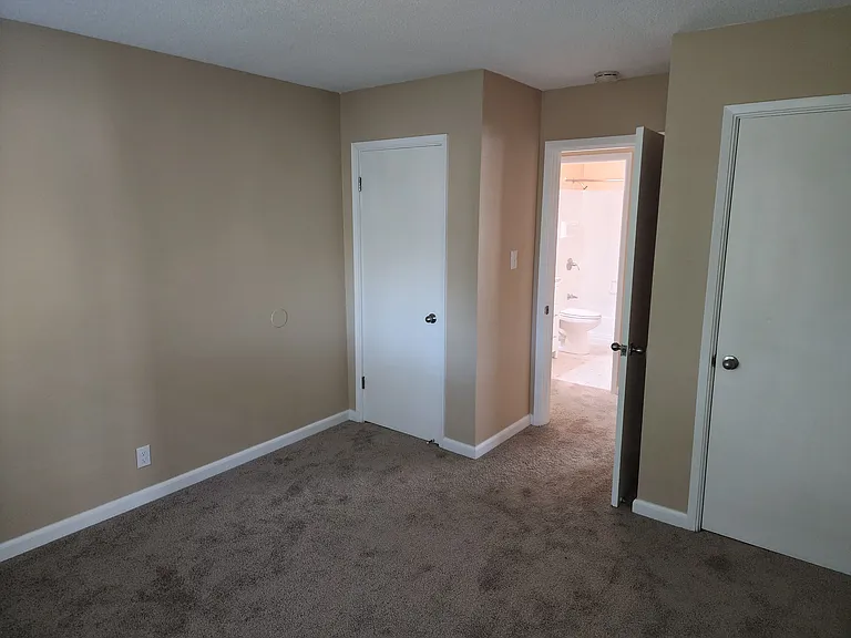 Arden Town Apartments — Photo 18