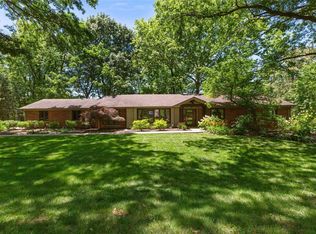 10672 Country View Dr, Saint Louis, MO